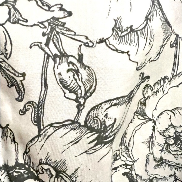 Talbots Grey + White Floral Button Down Blouse Size 6 - Picture 3 of 5